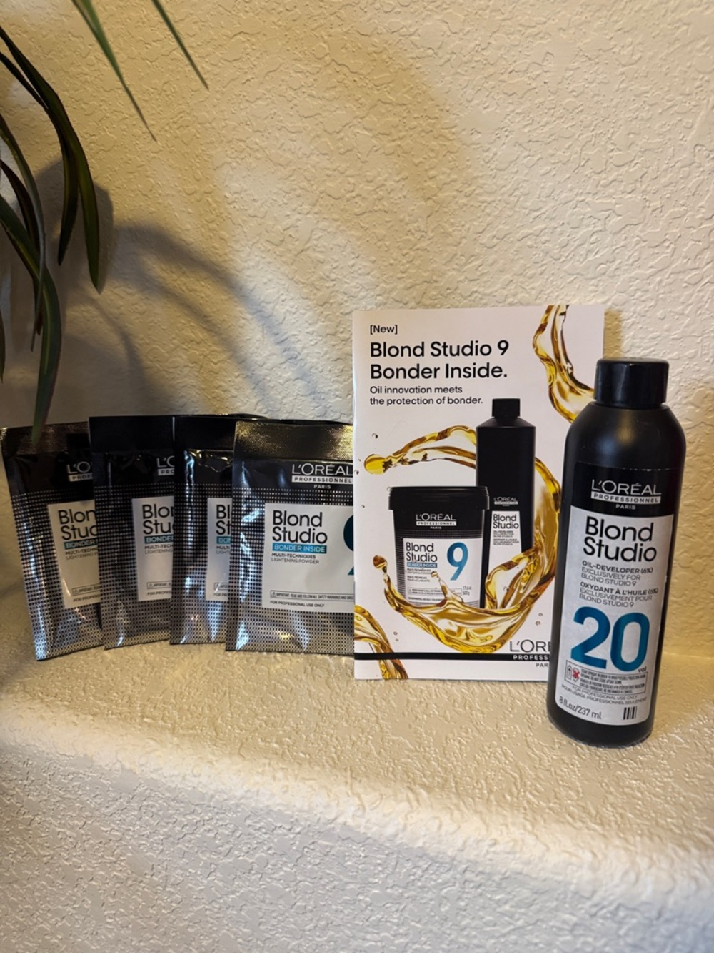 L'Oreal Blond Studio Bonding Kit – (4) level 9 lightener (1) Developer